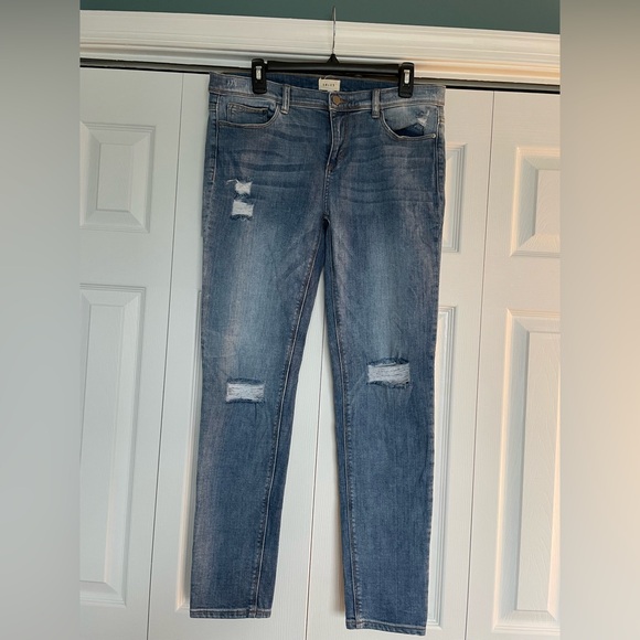ID 23 distressed jeans - size 30 - Picture 1 of 5